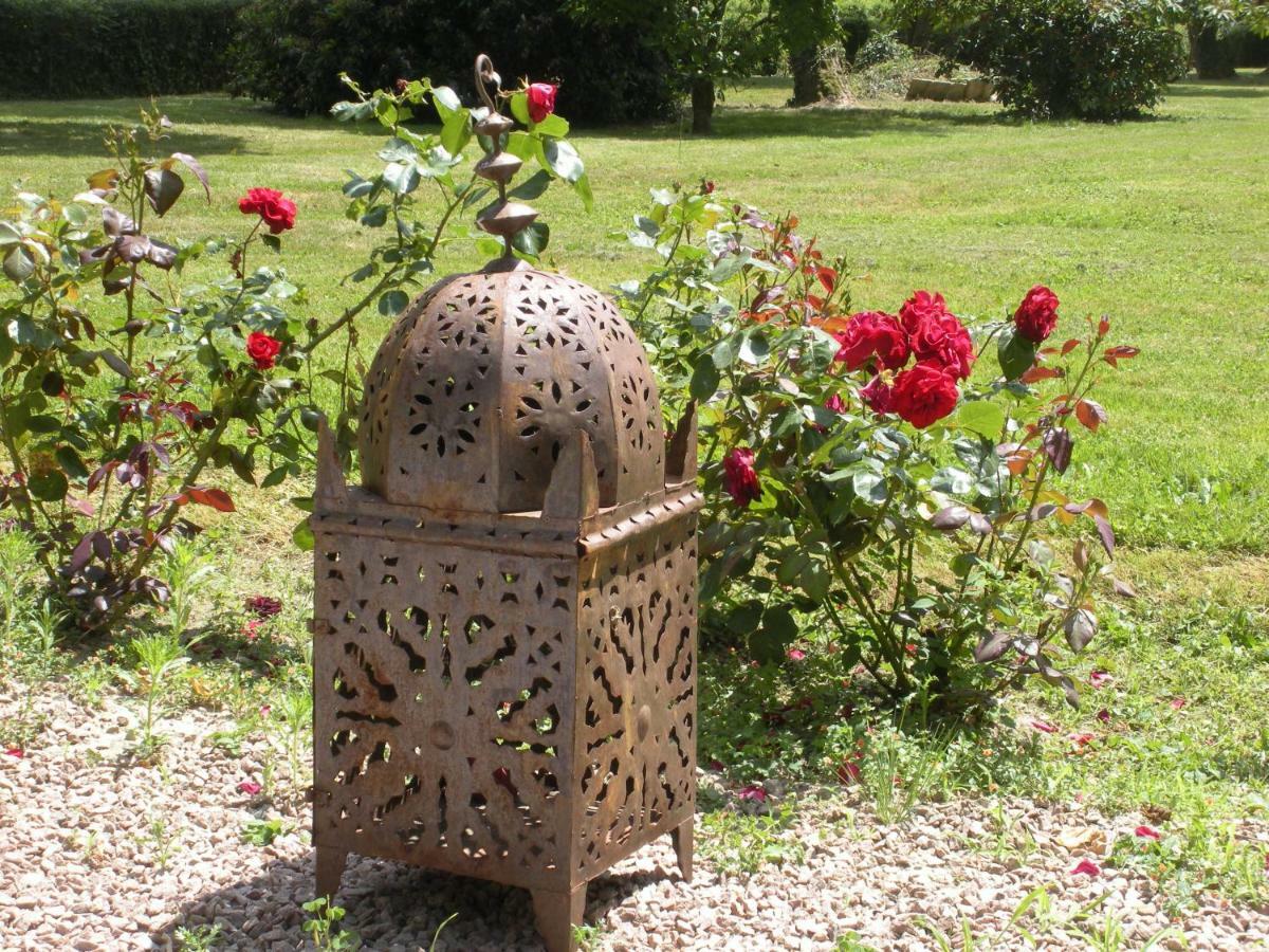 Le Domaine Du Mijarnier Bed & Breakfast Montbeugny Bagian luar foto