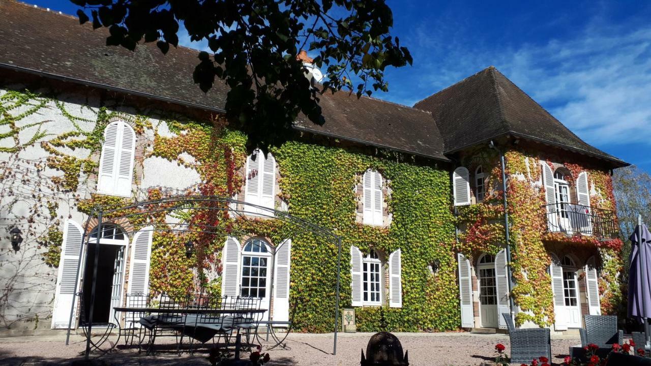Le Domaine Du Mijarnier Bed & Breakfast Montbeugny Bagian luar foto